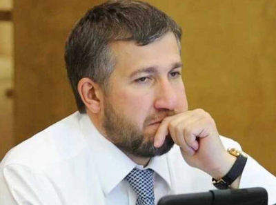 Как парламентарий Григорий Аникеев привлекает близких ему людей для извлечения собственной выгоды и уклонения от уплаты налогов
