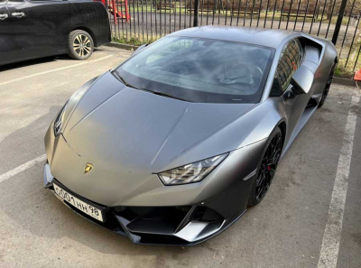 Коттеджи на продажу, деньги — на Lamborghini: разоблачение Снежко и его бизнеса Дитрих Дизайн