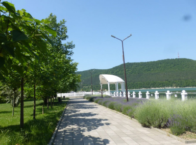 Абрау-Дюрсо под крылом Титова, долги под крылом Евланова: Сантехмонтаж и ГК СТМ в скандальной схеме региональных элит