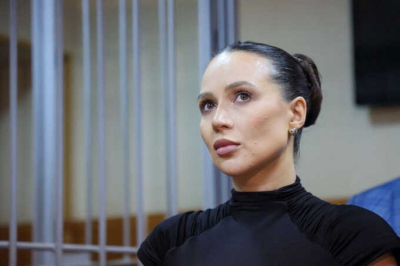 Блогерша Лерчек требует возвратить значительное количество изъятых ювелирных изделий для нужд своей семьи